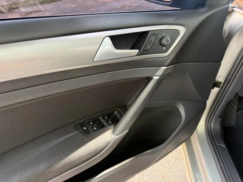 VW - VolksWagen - GOLF 1.0 TSI COMFORTLINE