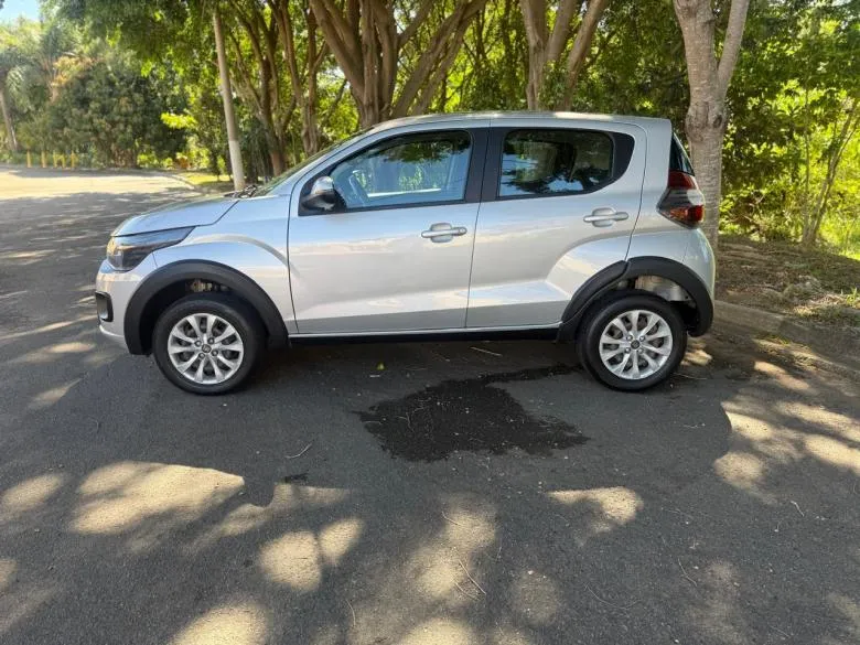 Fiat - MOBI 1.0 LIKE COMPLETO